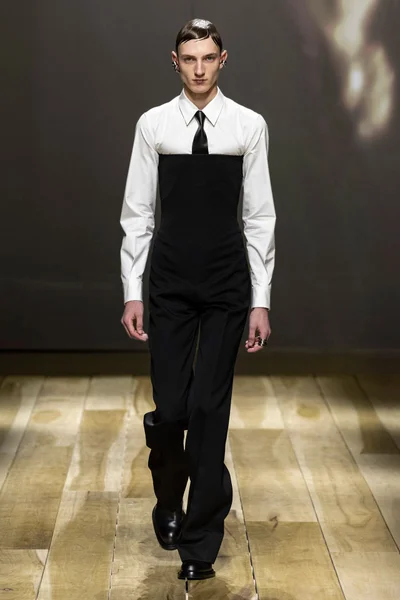 Look 7